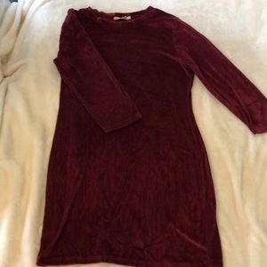 3/4 red velvet dress
